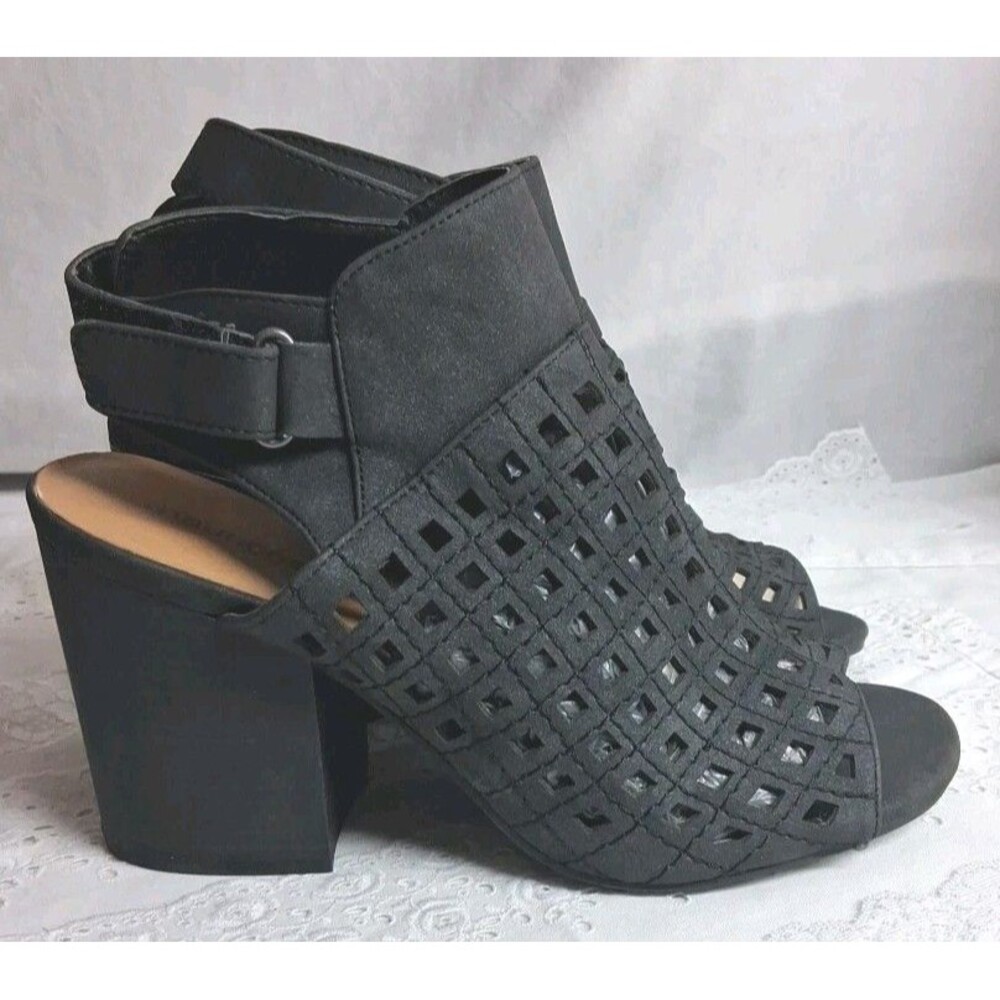 Maurice Jordan Womens 9M Black Peep Toe Bootie Faux Leather Whimsygoth Career